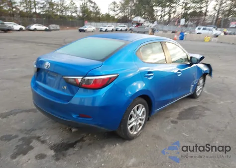 2017 Toyota Yaris Ia из США, поврежденный, VIN 3MYDLBYV6HY181760